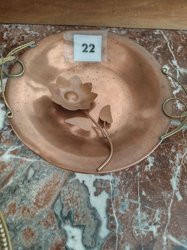Platos Decorativos de Bronce y Cobre con Diseños Labrados