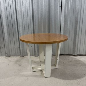 Mesa Redonda Auxiliar de Madera y Base Blanca - imagen 1