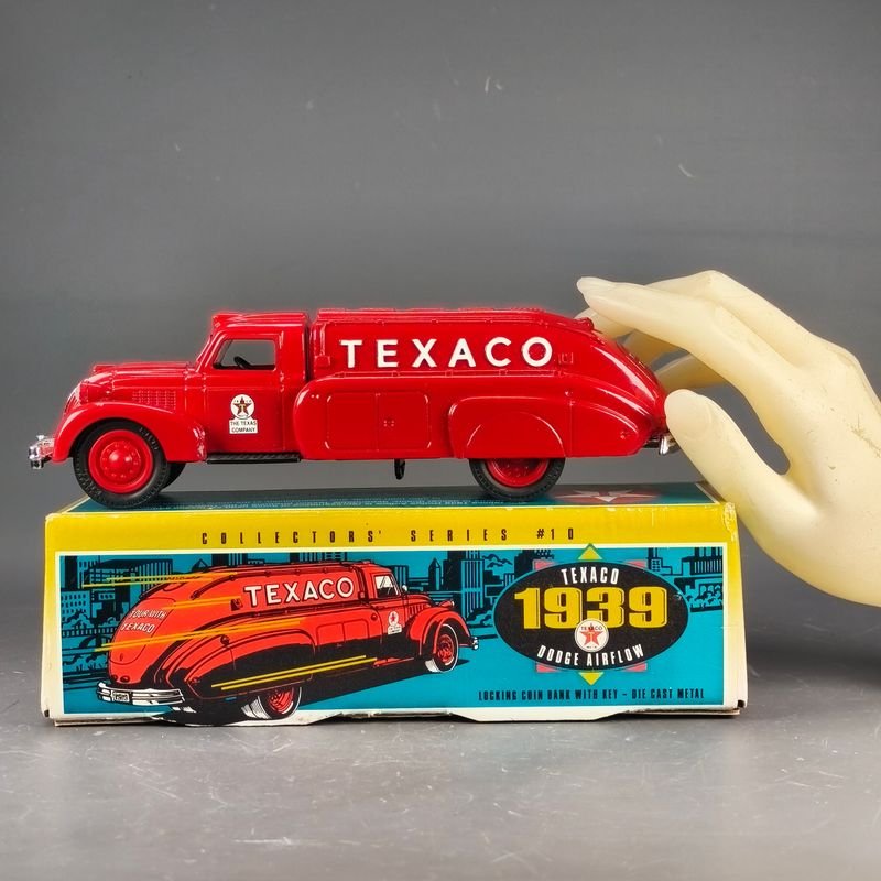 Camión de bomberos con logotipo de Texaco, caja coleccionista y detalles metálicos - imagen 2