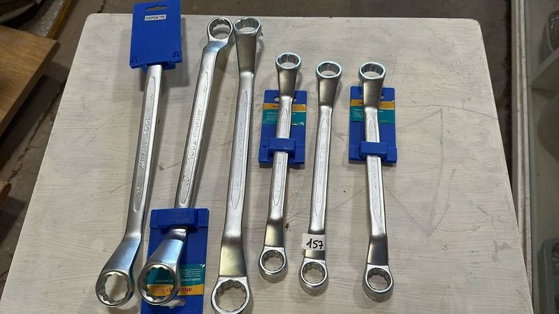 Lote siguiente: Llaves de estriado de metal sin uso