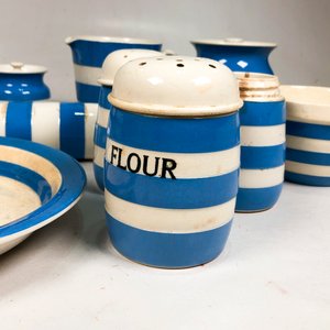 Conjunto de Porcelana Inglesa Blanca y Celeste: Frascos, Bowls, Saleros y Más - imagen 5