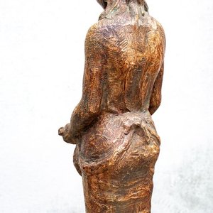 Escultura de Mujer Embarazada en Bronce - imagen 4