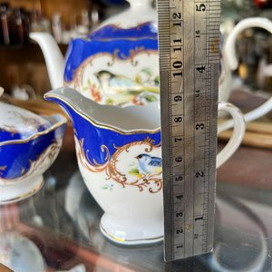 Juego de Té Porcelana Grace Tea Ware: Tetera, Azucarera y Lechera con Aves y Detalles Dorados - imagen 5