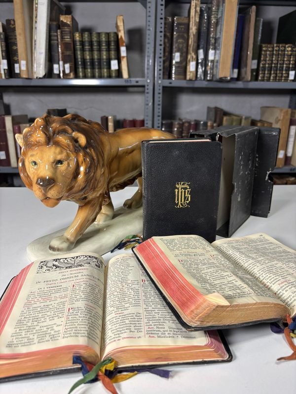 Breviarium Romanum en Italiano - Libro antiguo con estatua de león y oso polar - imagen 4
