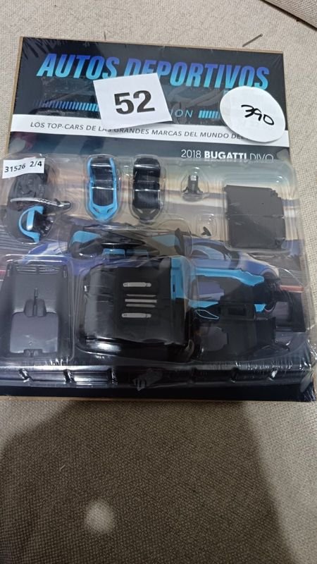 Fascículo y Modelo Bugatti Divo Autos Deportivos de Lujo