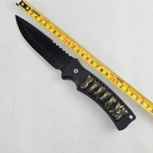 Cuchillo Táctico Negro con Vaina y Detalle Camuflado - imagen 6