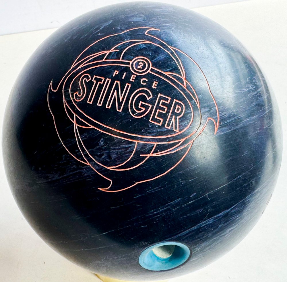 Lote siguiente: Bola de bowling profesional azul STINGER