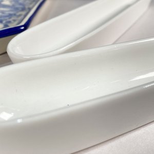 Lote de 4 piezas: Frasco y 3 Despojadores de Cerámica con Diseño Azul y Blanco - imagen 3