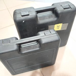 Lote anterior: Dos Maletines Rígidos Negros Vacíos para Herramientas