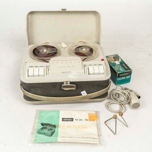 Lote anterior: Grabador de cinta Grundig TK 23 con accesorios