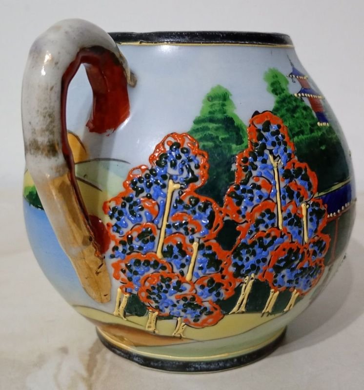 Azucarero de Porcelana Japonesa con Diseño en Relieve - imagen 3