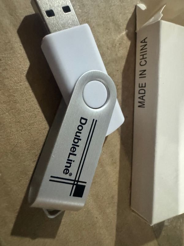 Pendrive DobleLine Plateado y Blanco Nuevo en Caja