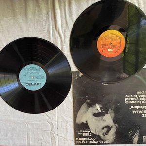 Lote siguiente: Lote de 2 Discos de Vinilo Usados