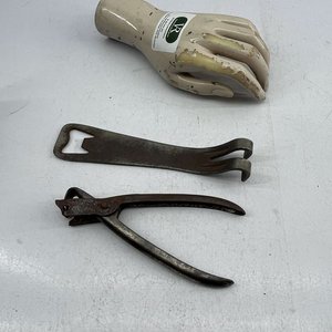 Lote anterior: Destapador y Abrelatas Metálico con Mango de Maniquí