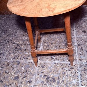 Mesita Auxiliar Redonda de Madera Estilo Clásico - imagen 3