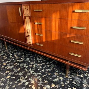Aparador Trinchante de Madera con Bar Espejado y Cajón para Cubiertos - imagen 4
