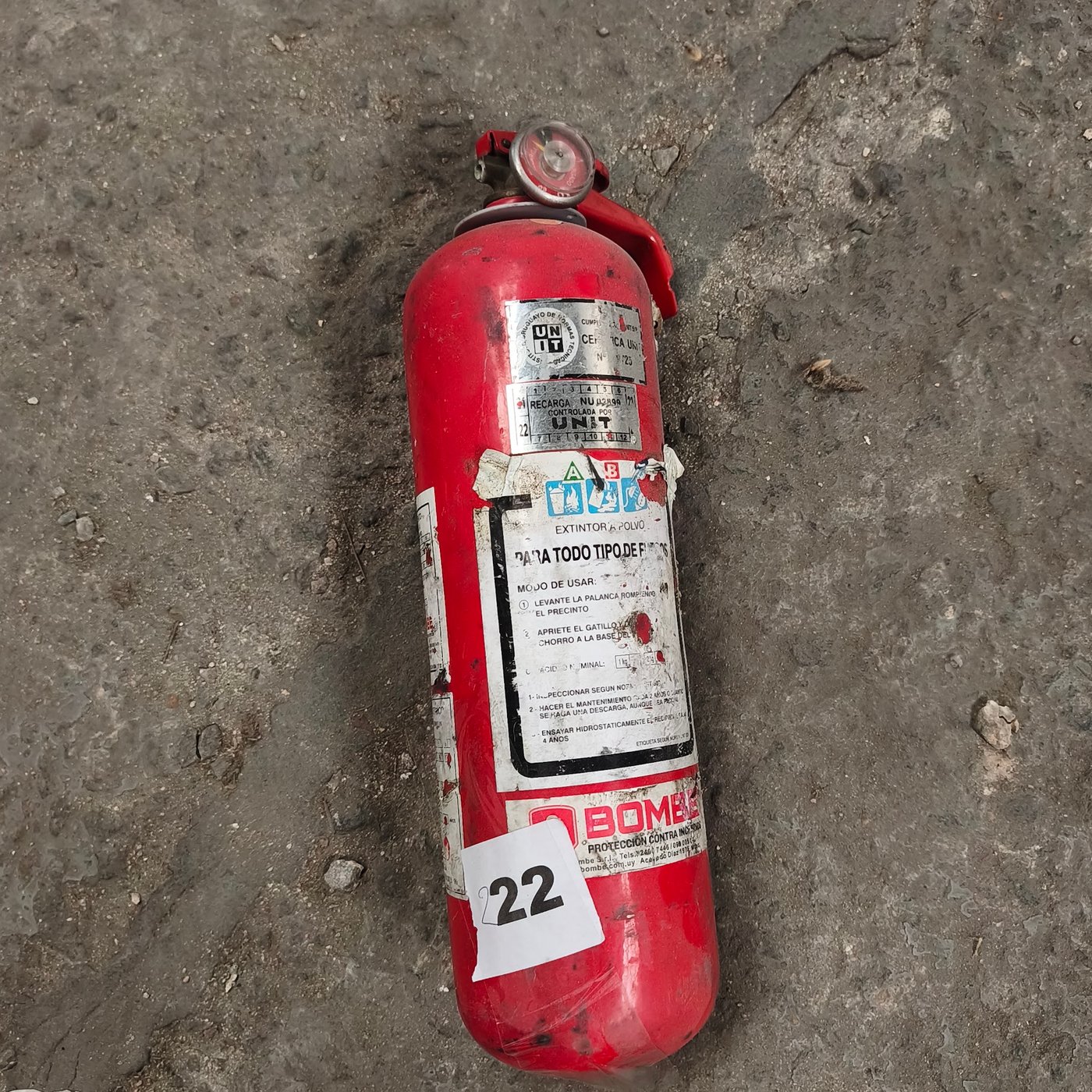 Extintor Portátil Rojo con Manómetro