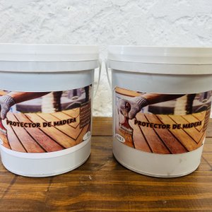 Lote siguiente: Lote #019 – Dos protectores de madera 4L color cedro