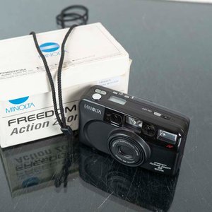 Cámara Fotográfica Minolta Freedom Action Zoom 90 con Funda y Caja - imagen 2