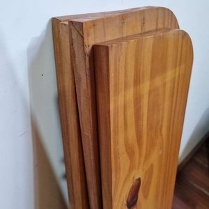 Estantería Desarmada en Madera Clara con Soportes Metálicos Blancos - imagen 4