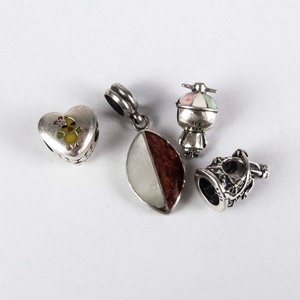 Lote anterior: Lote de 4 Pasadores de Plata con Piedras y Diseños Variados