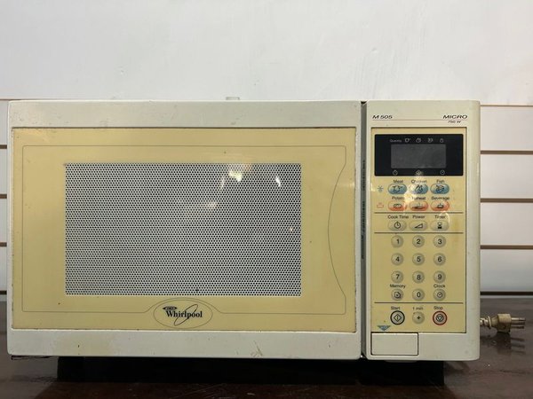 Microondas Whirlpool M 505 con Accesorios de Cocina