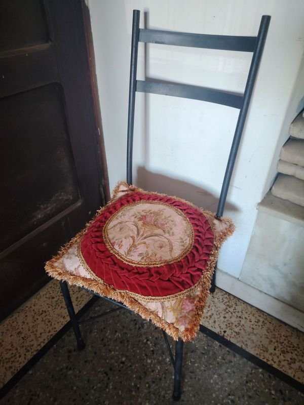 Silla de hierro para dormitorio con diseño ideal - imagen 1