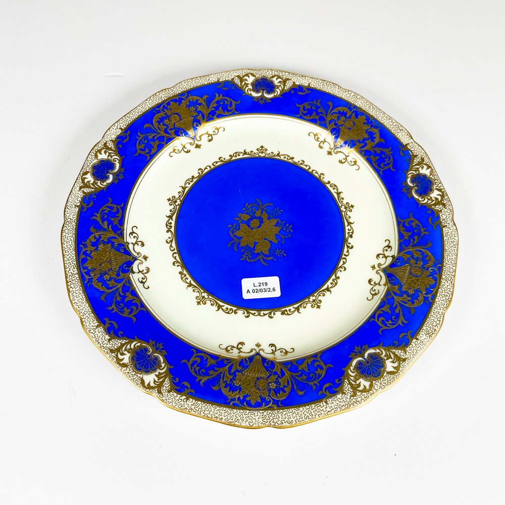 Lote siguiente: Plato de porcelana Noritake decorado