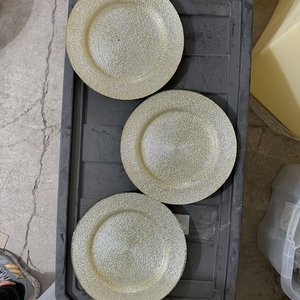 Lote siguiente: Platos de Vidrio Dorados con Textura
