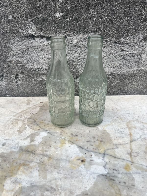 Dos botellas de URRETA en excelente condición - imagen 1