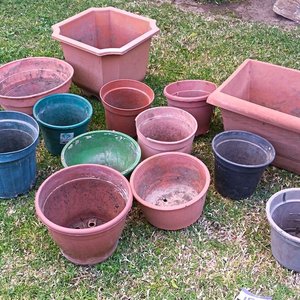 Lote de Macetas de Plástico para Jardín - Variedad de Diseños y Tamaños - imagen 5