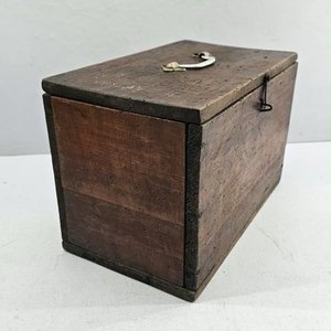 Caja de Madera para Pescador con Manija de Aluminio y Cierre - imagen 2