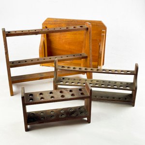 Lote siguiente: Cuatro soportes en madera