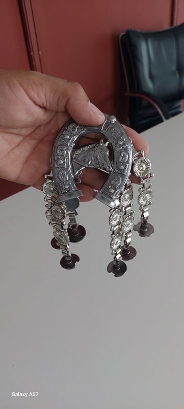 Rastra en metal moderna con diseño de caballo - imagen 6