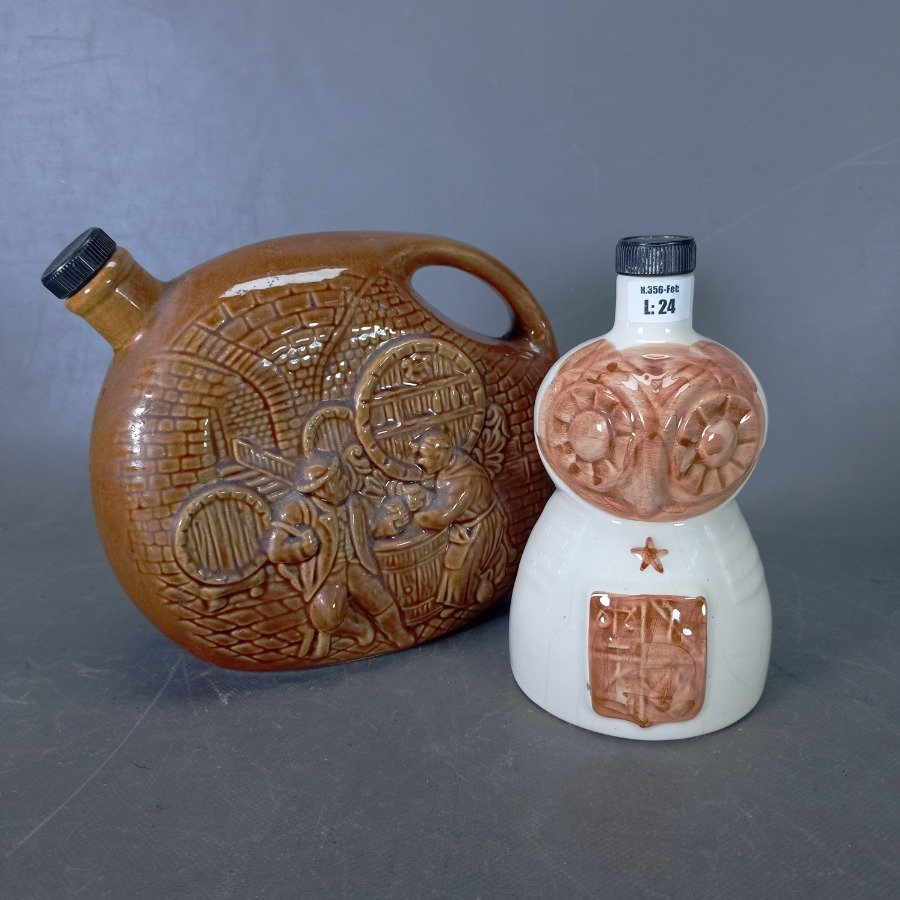 Botellas de cerámica vidriada con relieve y asa - imagen 2