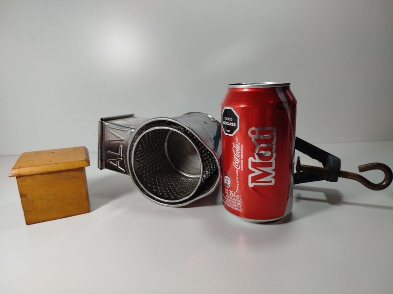 Rayador de queso o pan en hierro y acero con tapa de madera - imagen 2