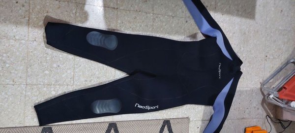 Traje de Neopreno para Actividades Acuáticas