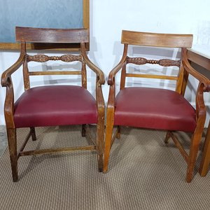 Par de Butacas Estilo Regency Inglés en Madera Maciza Tallada con Tapizado Rojo - imagen 2