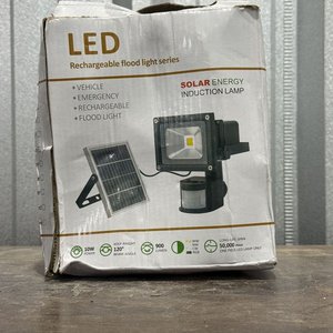 Foco LED Recargable con Panel Solar y Sensor de Movimiento - imagen 14