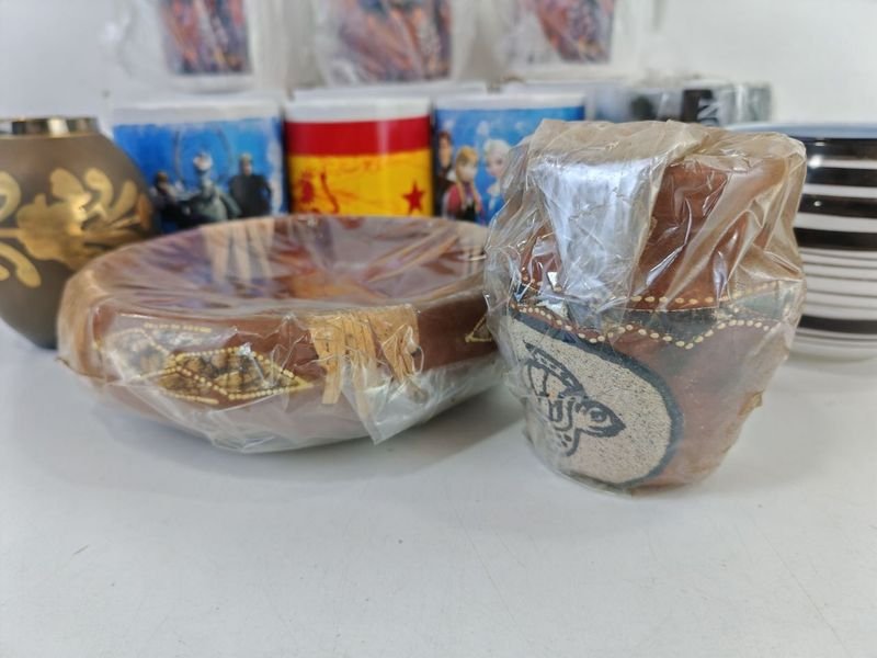 Colección de Tazas, Porta Lapices y Adornos - imagen 4