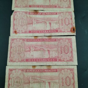 4 Billetes de 10 Guaraníes de Paraguay - imagen 5