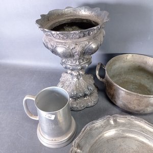 Jarra de Aluminio y Piezas de Platina con Relieves - imagen 3