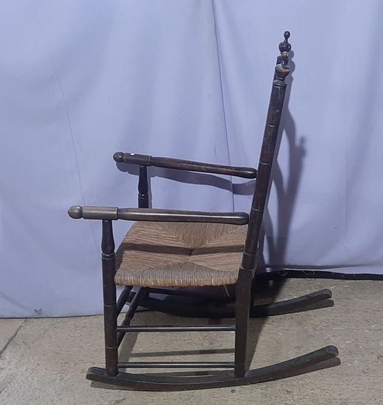 Mecedora de madera asiento de cardo antiguo - imagen 2