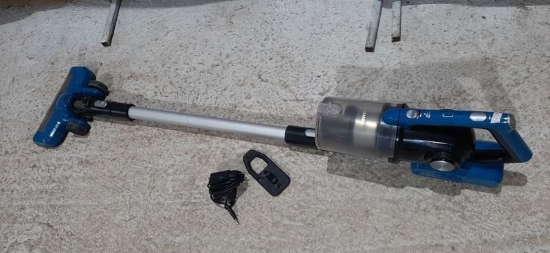 Aspiradora James Inalámbrica Azul con Cargador