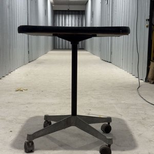 Mesa Auxiliar Cuadrangular con Ruedas y Tapa Blanca - imagen 4