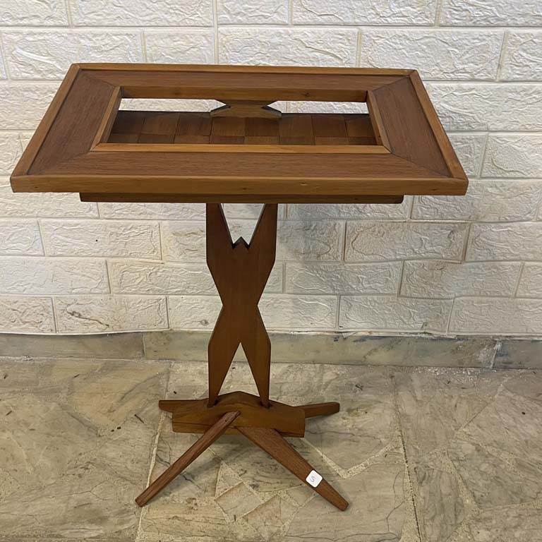 Lote anterior: Mesita auxiliar en cedro - Detalles y características