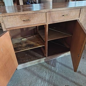 Cómoda o bargueño de madera con detalle en enchapado - imagen 6