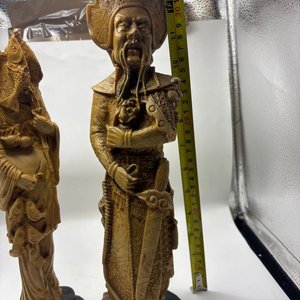Pareja de Esculturas Orientales en Marfilina con Peces y Base Circular - imagen 8