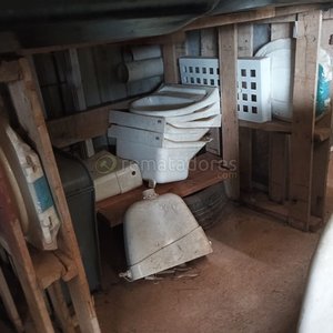 Lote siguiente: Lote de Sanitarios y Accesorios de Baño