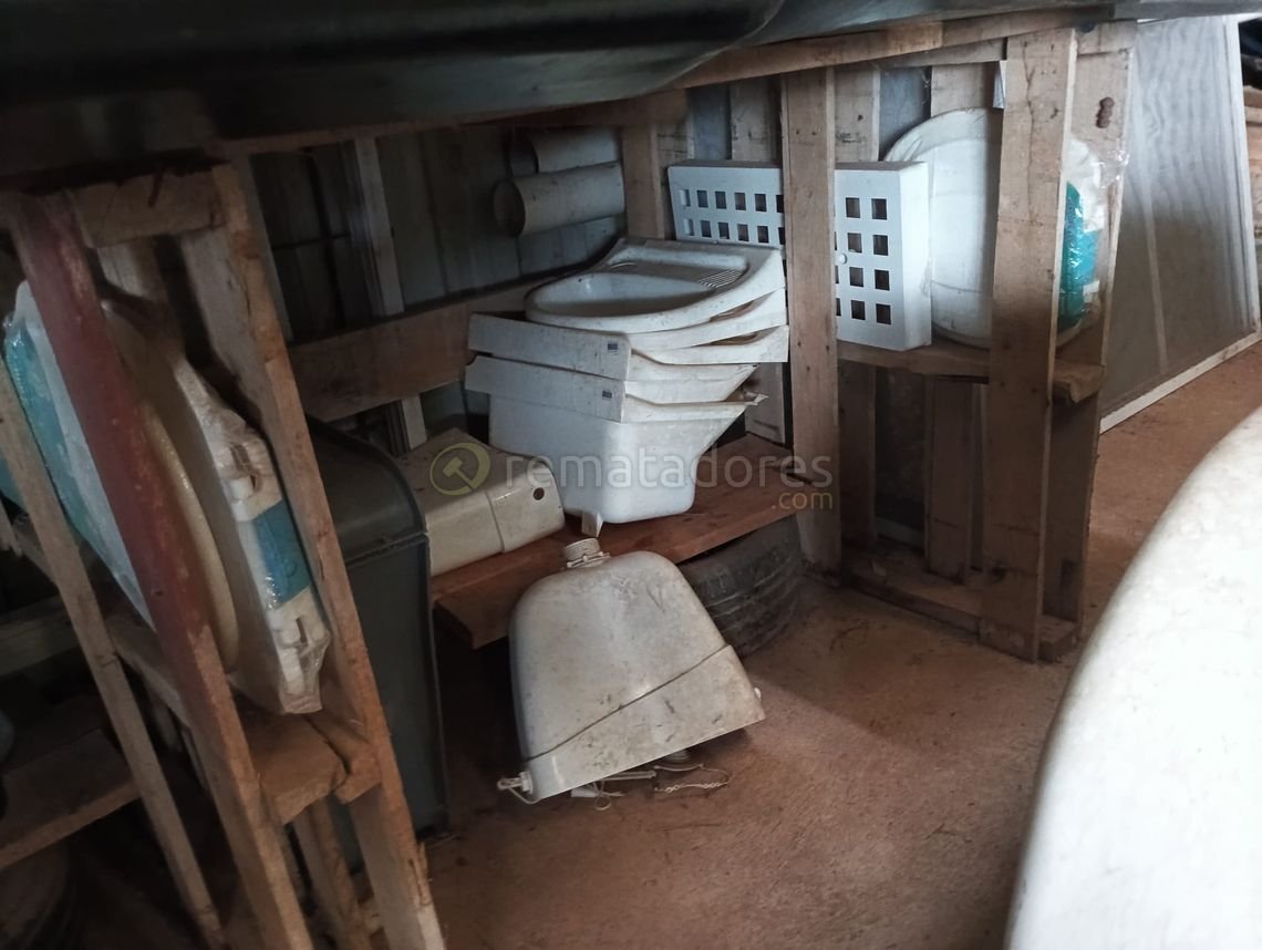 Lote de Sanitarios y Accesorios de Baño